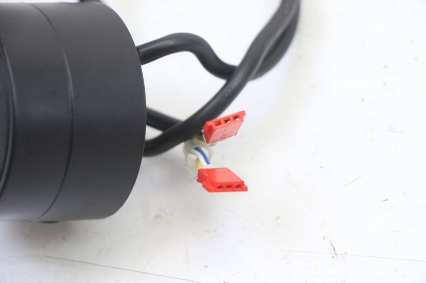 photo de CONMUTADOR IZQUIERDA PUNK ELECTRIC RIDER 1 - Detalles de los puntos de fijación