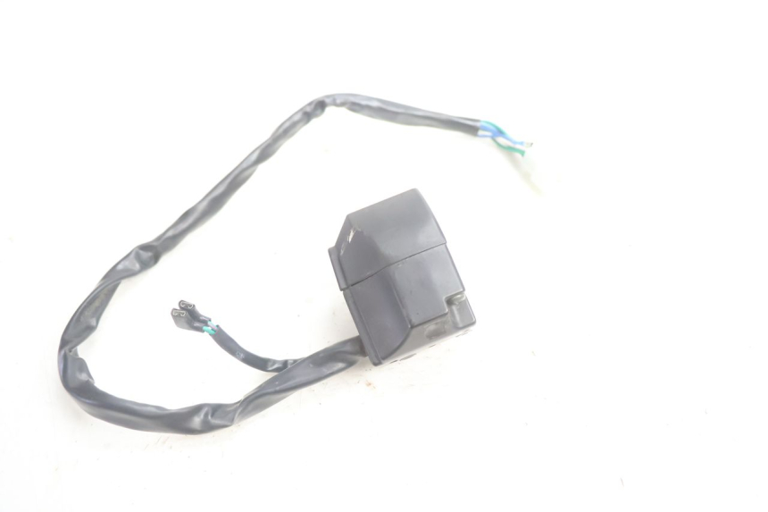 photo de INTERRUPTOR DE LUCES IZQUIERDO YAMASAKI ROADSTER 50 (2013 - 2018) - Otra perspectiva
