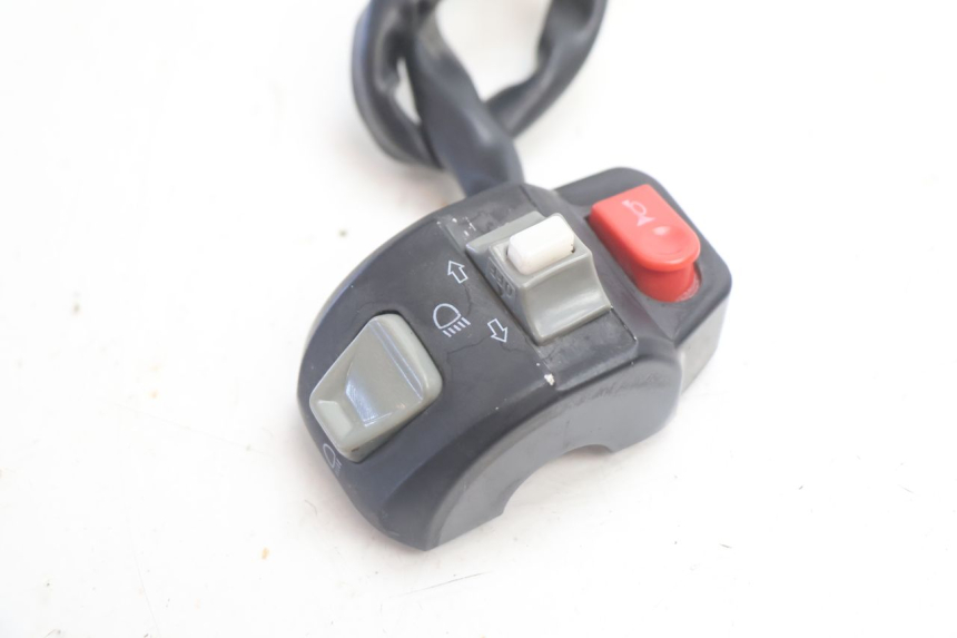 photo de CONMUTADOR IZQUIERDA TNT MOTOR ROMA 10' 2T 50 (2011 - 2018) - Otra perspectiva