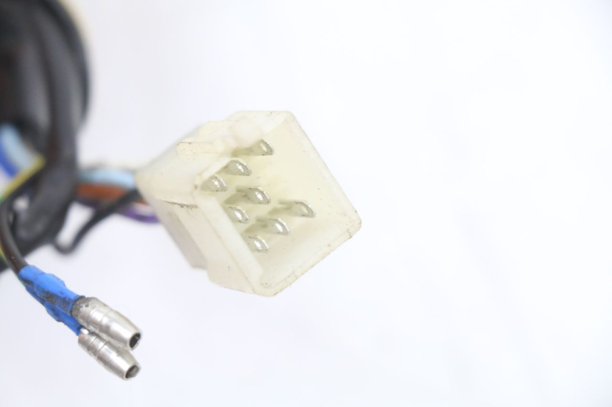 photo de INTERRUPTOR DE LUCES IZQUIERDO TNT MOTOR ROMA 10' 4T 50 (2007 - 2018) - Detalles de los puntos de fijación