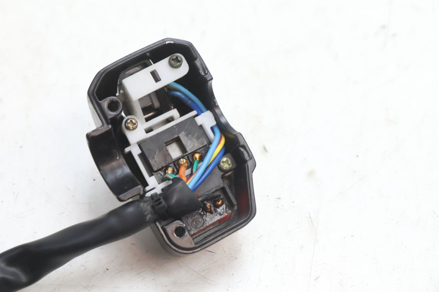 photo de INTERRUPTOR DE LUCES IZQUIERDO TNT MOTOR ROMA 10' 4T 50 (2007 - 2018) - Vista general del producto