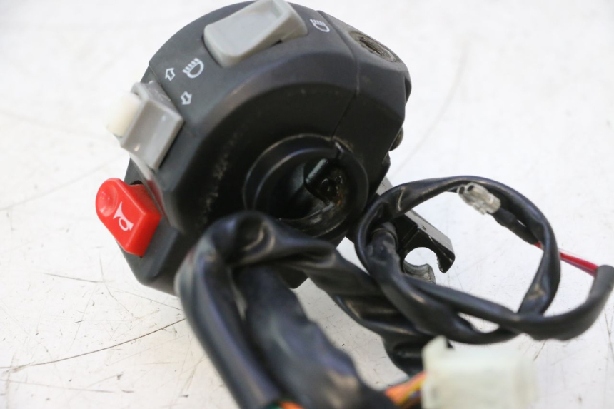 photo de CONMUTADOR IZQUIERDA TNT MOTOR ROMA 12' 2T 50 (2007 - 2018) - Detalle de la pieza