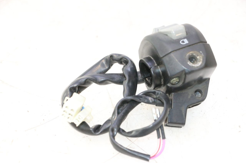 photo de CONMUTADOR IZQUIERDA TNT MOTOR ROMA 12' 2T 50 (2007 - 2018) - Detalles de los puntos de fijación