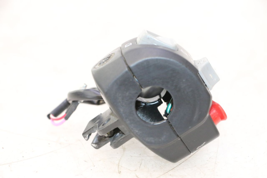 photo de CONMUTADOR IZQUIERDA TNT MOTOR ROMA 12' 2T 50 (2007 - 2018) - Estado de la superficie y material