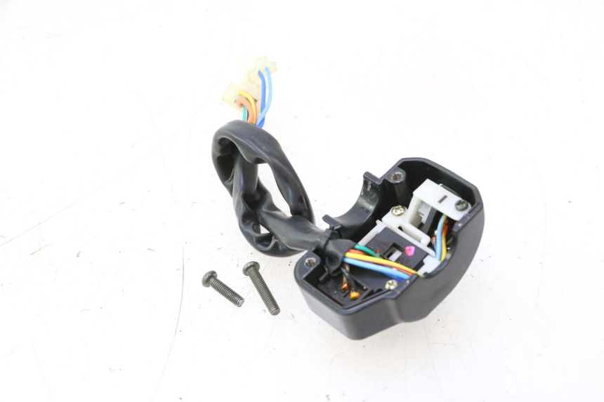 photo de CONMUTADOR IZQUIERDA TNT MOTOR ROMA 12' 2T 50 (2007 - 2018) - Zoom estado de uso