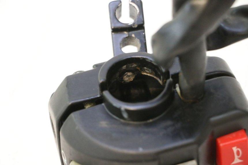 photo de CONMUTADOR IZQUIERDA TNT MOTOR ROMA 12' 2T 50 (2007 - 2018) - Primer plano técnico