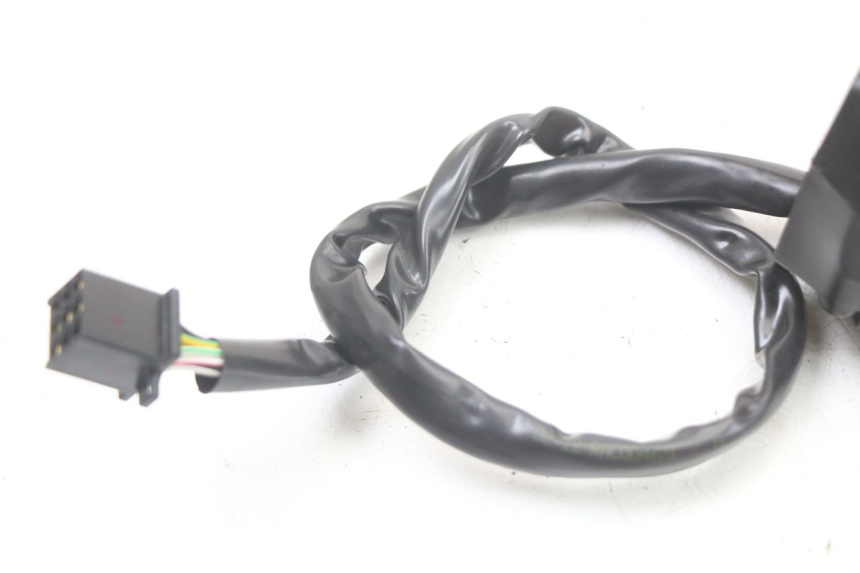 photo de CONMUTADOR IZQUIERDA ROYAL ENFIELD SCRAM 411 (2022 - 2024) - Detalles de los puntos de fijación