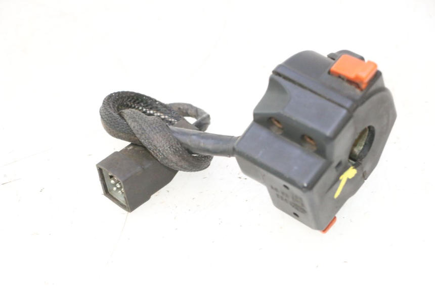 photo de CONMUTADOR IZQUIERDA MZ RT 125 (2000 - 2008) - Primer plano técnico
