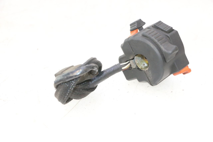 photo de CONMUTADOR IZQUIERDA MZ RT 125 (2000 - 2008) - Detalles de los puntos de fijación