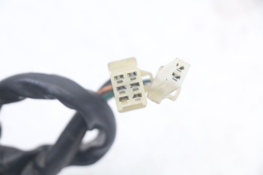 photo de INTERRUPTOR DE LUCES IZQUIERDO KEEWAY RY6 2T 50 (2011 - 2019) - Detalles de los puntos de fijación