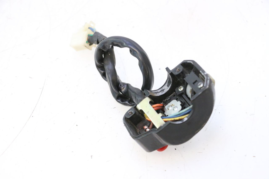 photo de INTERRUPTOR DE LUCES IZQUIERDO KEEWAY RY6 2T 50 (2011 - 2019) - Zoom estado de uso