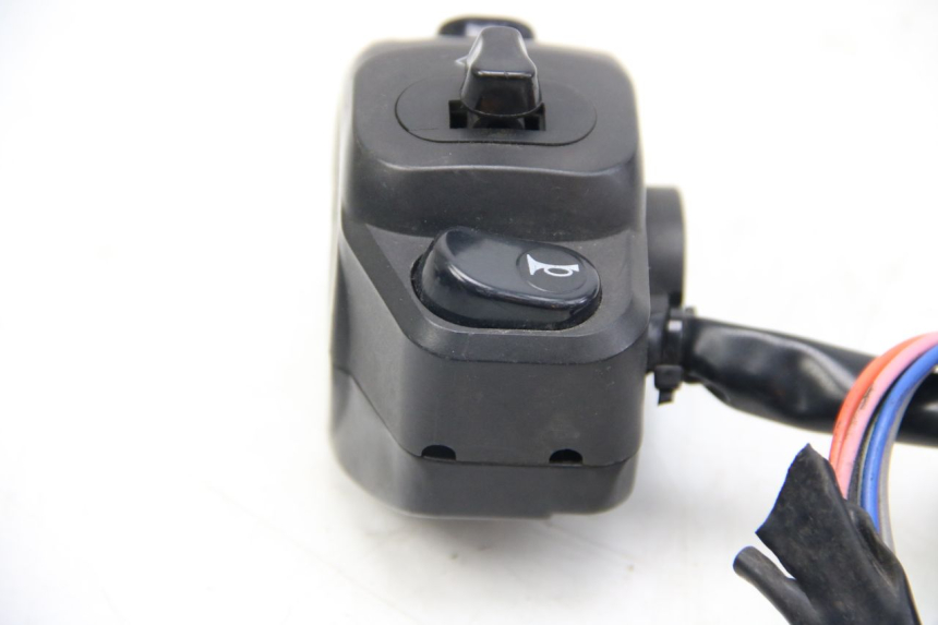 photo de INTERRUPTOR DE LUCES IZQUIERDO LVNENG S5 1 (2019 - 2023) - Zoom estado de uso