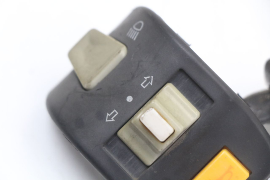 photo de INTERRUPTOR DE LUCES IZQUIERDO JM MOTORS SANTANA 50 (2014 - 2023) - Zoom estado de uso