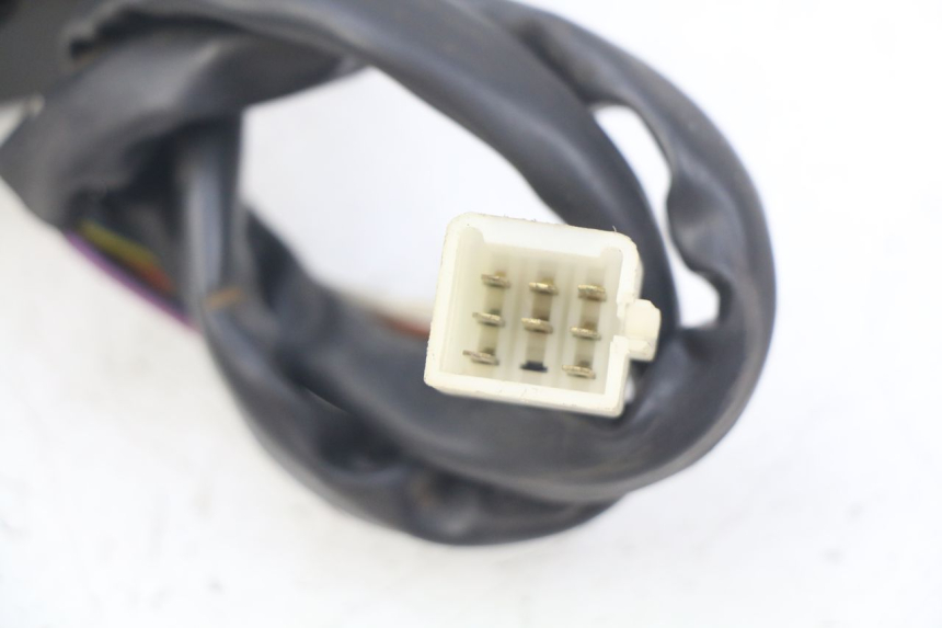 photo de INTERRUPTOR DE LUCES IZQUIERDO PEUGEOT SATELIS COMPRESSOR K15 125 (2006 - 2009) - Otra perspectiva