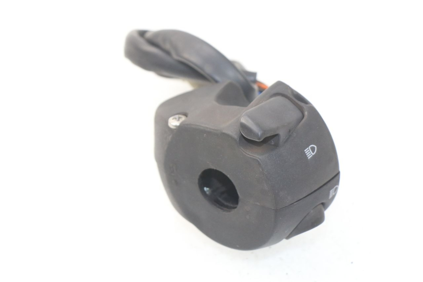 photo de CONMUTADOR IZQUIERDA PEUGEOT SATELIS 300 (2012 - 2015) - Primer plano técnico