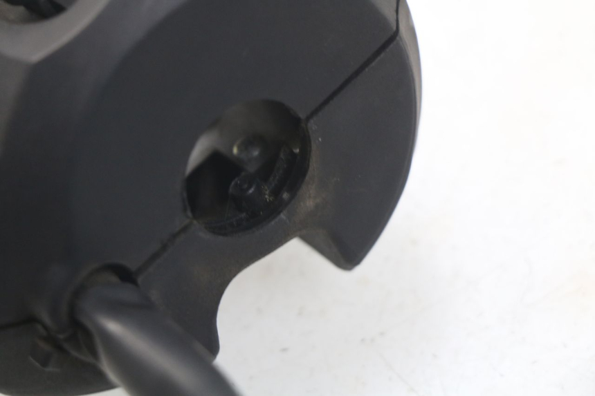 photo de INTERRUPTOR DE LUCES IZQUIERDO PEUGEOT SATELIS 125 (2006 - 2009) - Detalle de la pieza