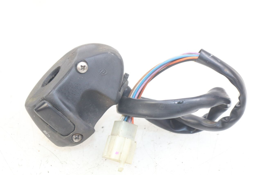 photo de INTERRUPTOR DE LUCES IZQUIERDO PEUGEOT SATELIS 125 (2010 - 2012) - Primer plano técnico