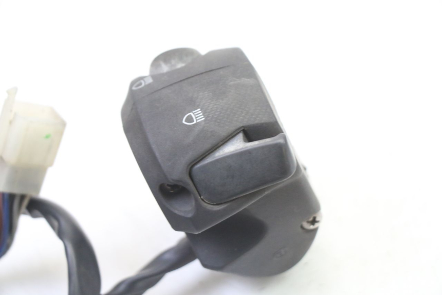 photo de CONMUTADOR IZQUIERDA PEUGEOT SATELIS 250 (2006 - 2012) - Primer plano técnico