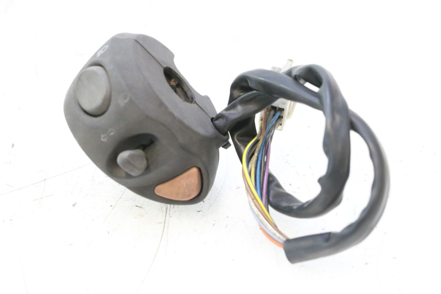 photo de INTERRUPTOR DE LUCES IZQUIERDO PEUGEOT SATELIS 125 (2006 - 2009) - Vista principal