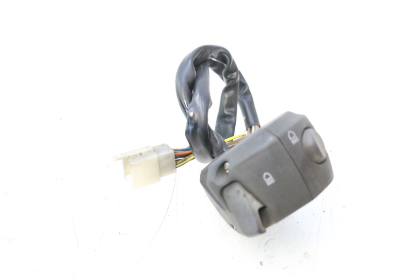 photo de INTERRUPTOR DE LUCES IZQUIERDO PEUGEOT SATELIS 125 (2006 - 2009) - Detalles de los puntos de fijación
