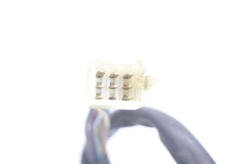 photo de INTERRUPTOR DE LUCES IZQUIERDO PEUGEOT SATELIS 125 (2006 - 2009) - Estado de la superficie y material
