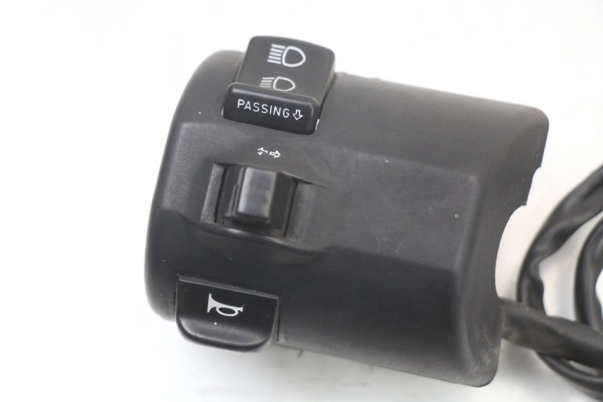 photo de CONMUTADOR IZQUIERDA APRILIA SCARABEO GT 125 (1999 - 2007) - Detalle de la pieza