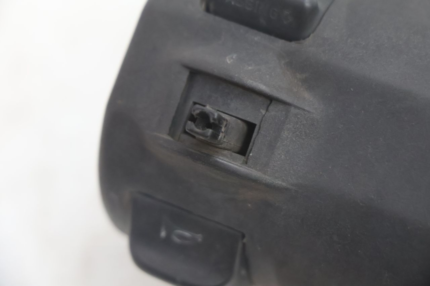 photo de CONMUTADOR IZQUIERDA APRILIA SCARABEO GT 125 (1999 - 2007) - Zoom estado de uso
