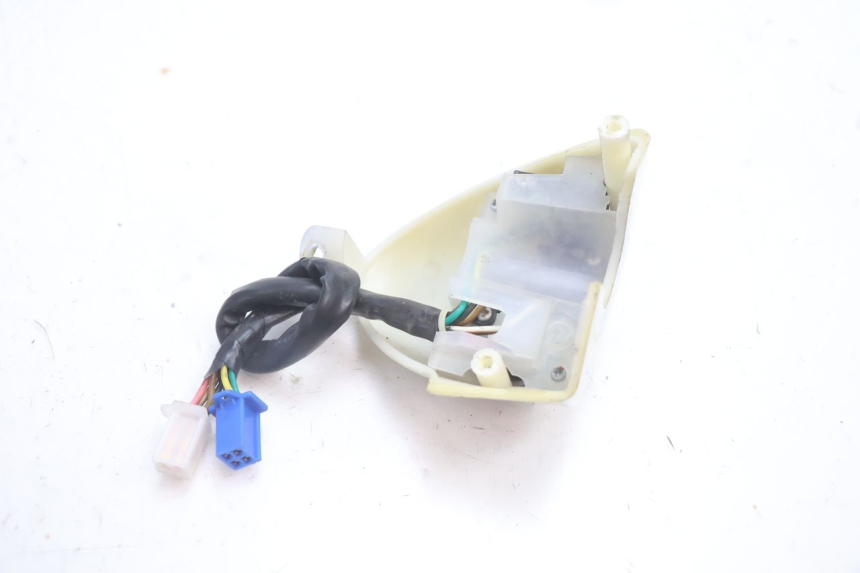 photo de CONMUTADOR IZQUIERDA FYM SCOOTERONE 125 (2006 - 2008) - Primer plano técnico