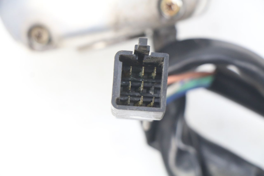photo de CONMUTADOR IZQUIERDA KYMCO SENTO 50 (2008 - 2013) - Primer plano técnico