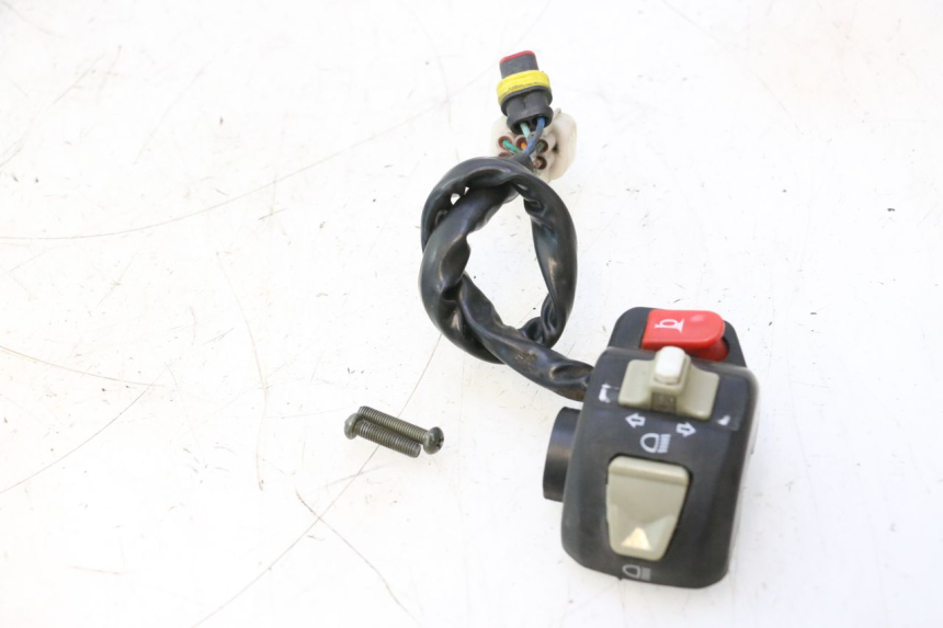 photo de CONMUTADOR IZQUIERDA RIDE SLASH 2T 50 (2012 - 2014) - Estado de la superficie y material