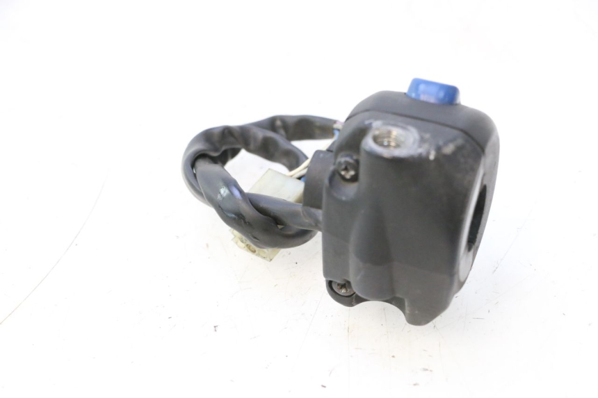 photo de CONMUTADOR IZQUIERDA PEUGEOT SPEEDFIGHT 2 AC 50 (2000 - 2009) - Primer plano técnico