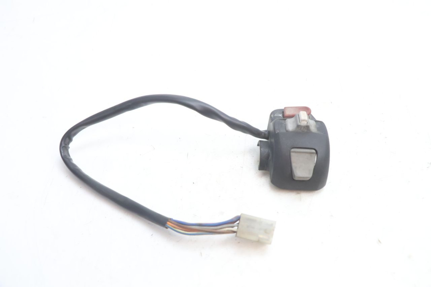 photo de INTERRUPTOR DE LUCES IZQUIERDO PEUGEOT SPEEDFIGHT LC 50 (1996 - 2002) - Zoom estado de uso