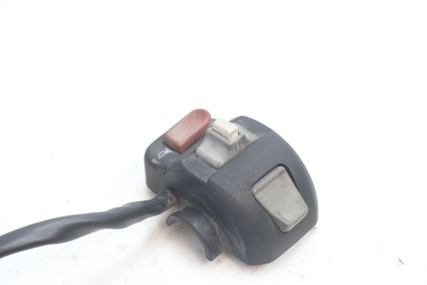 photo de INTERRUPTOR DE LUCES IZQUIERDO PEUGEOT SPEEDFIGHT LC 50 (1996 - 2002) - Otra perspectiva
