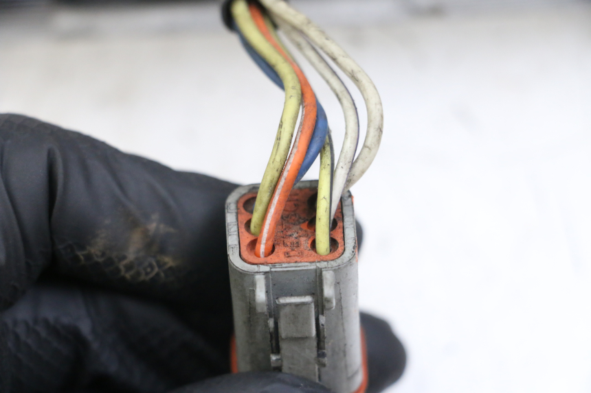 photo de CONMUTADOR IZQUIERDA HARLEY DAVIDSON SPORTSTER XL CUSTOM 1200 (2003 - 2004) - Características distintivas