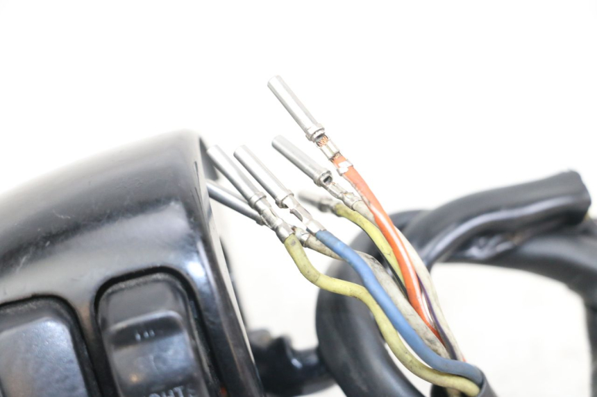 photo de CONMUTADOR IZQUIERDA HARLEY DAVIDSON SPORTSTER XL CUSTOM 1200 (2003 - 2004) - Detalles de los puntos de fijación