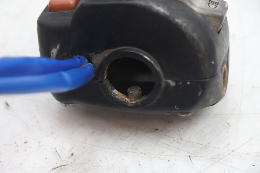 photo de CONMUTADOR IZQUIERDA KYMCO SUPER 8 2T 50 (2007 - 2013) - Estado de la superficie y material