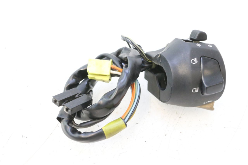 photo de CONMUTADOR IZQUIERDA SUZUKI SV S 650 (2003 - 2009) - Primer plano técnico