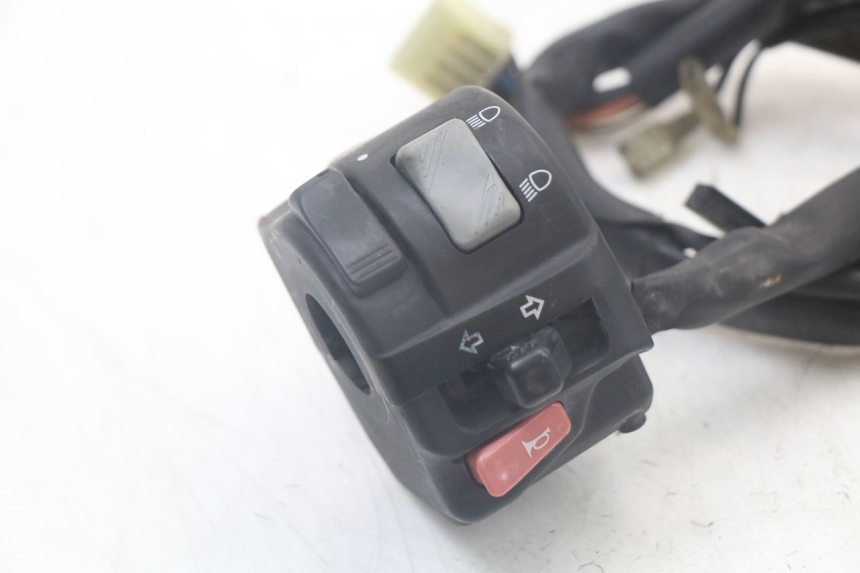 photo de INTERRUPTOR DE LUCES IZQUIERDO YAMAHA TDM ABS 900 (2002 - 2014) - Zoom estado de uso