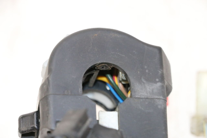 photo de INTERRUPTOR DE LUCES IZQUIERDO YAMAHA TDM ABS 900 (2002 - 2014) - Zoom estado de uso