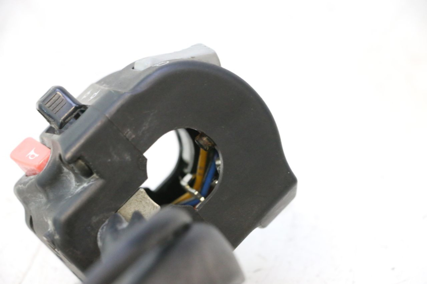 photo de CONMUTADOR IZQUIERDA YAMAHA TDM ABS 900 (2002 - 2014) - Detalles de los puntos de fijación