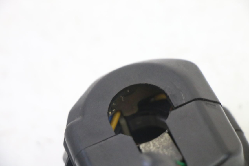 photo de CONMUTADOR IZQUIERDA YAMAHA TDR DELTABOX 125 (1997 - 2003) - Detalles de los puntos de fijación