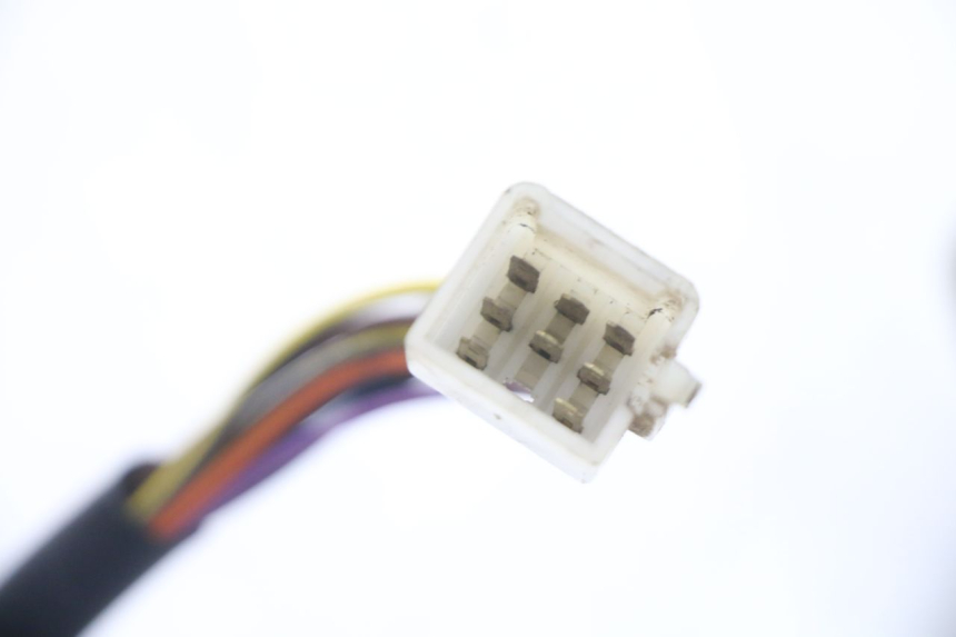 photo de INTERRUPTOR DE LUCES IZQUIERDO PEUGEOT TKR TREKKER FURIOUS 50 (2005 - 2014) - Estado de la superficie y material