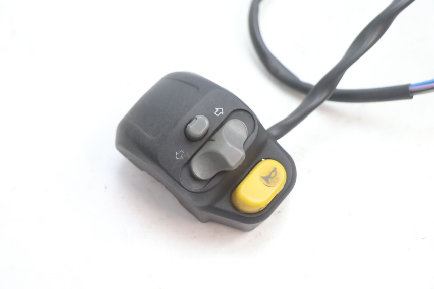 photo de INTERRUPTOR DE LUCES IZQUIERDO PEUGEOT TKR TREKKER FURIOUS 50 (2005 - 2014) - Detalle de la pieza