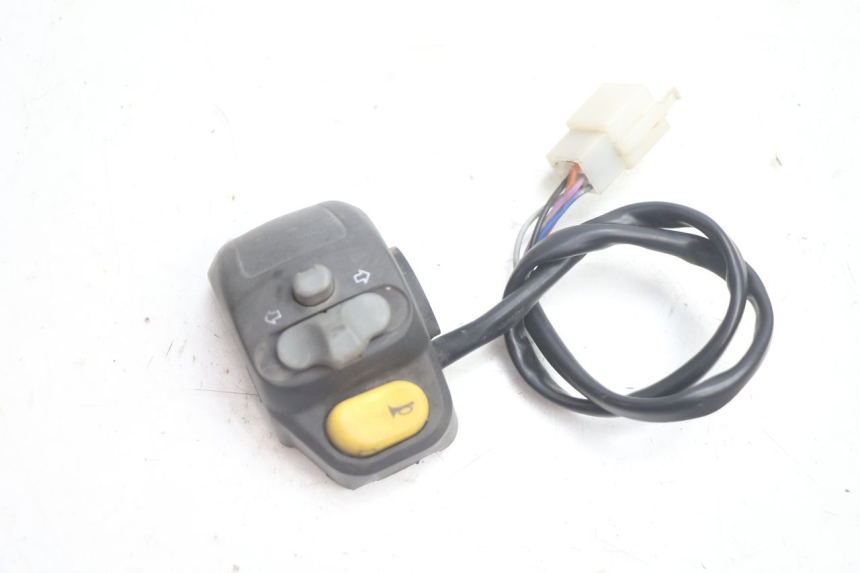 photo de INTERRUPTOR DE LUCES IZQUIERDO PEUGEOT TKR TREKKER FURIOUS 50 (2005 - 2014) - Vista principal