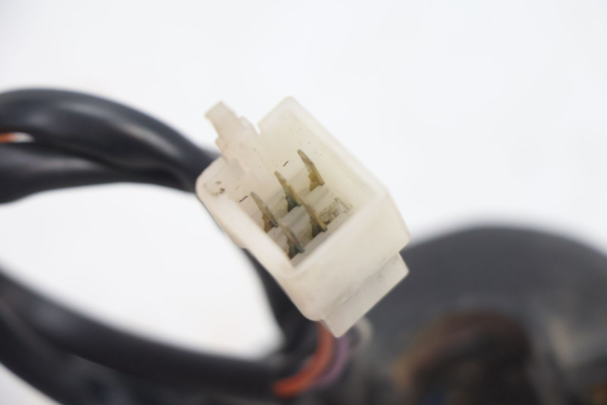 photo de INTERRUPTOR DE LUCES IZQUIERDO PEUGEOT TKR TREKKER FURIOUS 50 (2005 - 2014) - Primer plano técnico