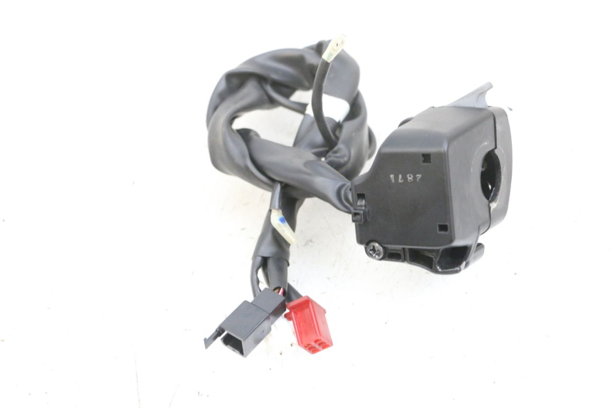 photo de CONMUTADOR IZQUIERDA YAMAHA TRICITY 300 (2020 - 2024) - Zoom estado de uso