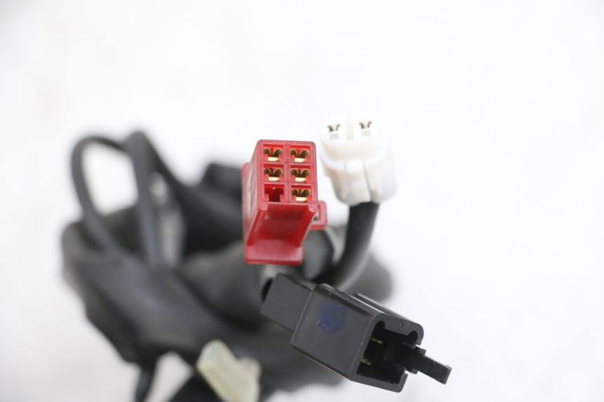 photo de CONMUTADOR IZQUIERDA YAMAHA TRICITY 300 (2020 - 2024) - Estado de la superficie y material