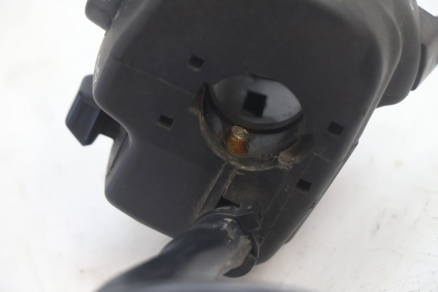 photo de CONMUTADOR IZQUIERDA BOOM TRIKE FUN 500 (2004 - 2010) - Primer plano técnico