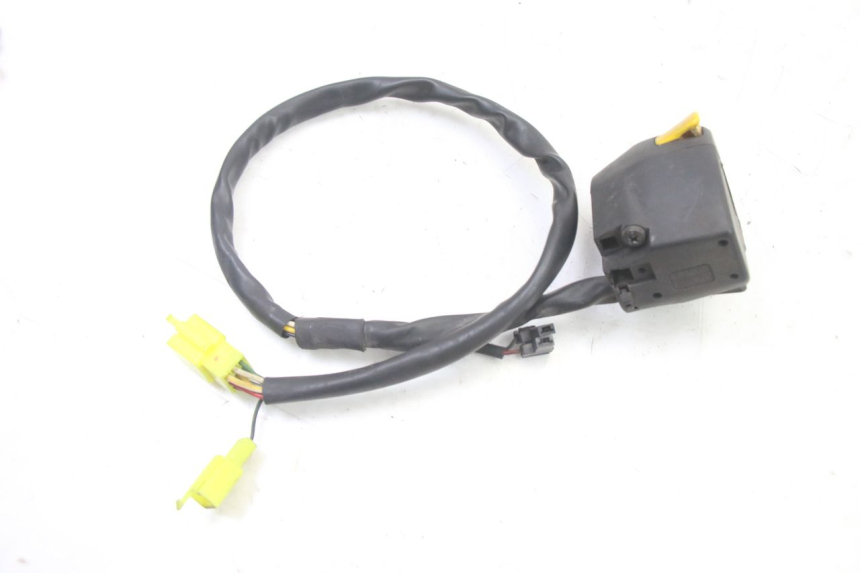 photo de INTERRUPTOR DE LUCES IZQUIERDO. SUZUKI UH BURGMAN 125 (2002 - 2006) - Otra perspectiva