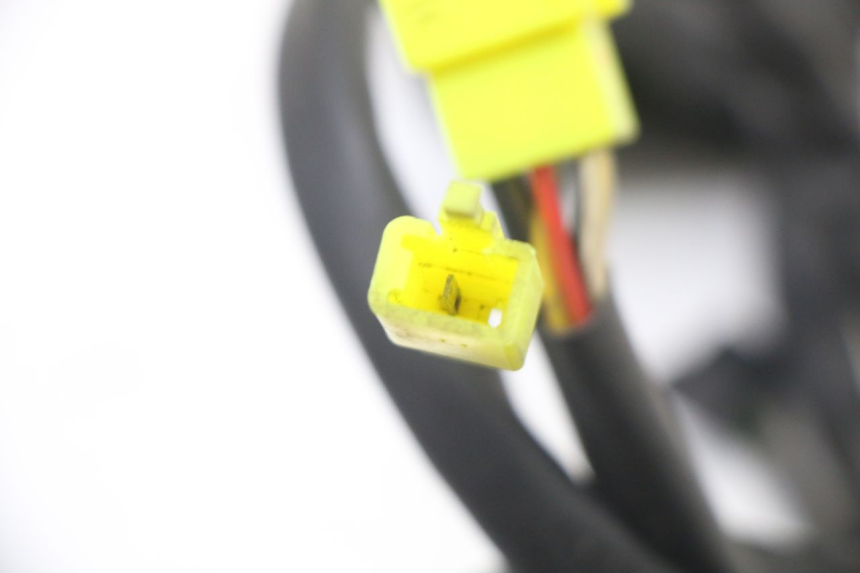 photo de INTERRUPTOR DE LUCES IZQUIERDO. SUZUKI UH BURGMAN 125 (2002 - 2006) - Estado de la superficie y material